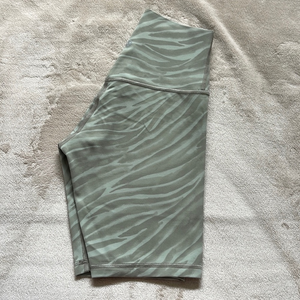 Lululemon Align Shorts 8”